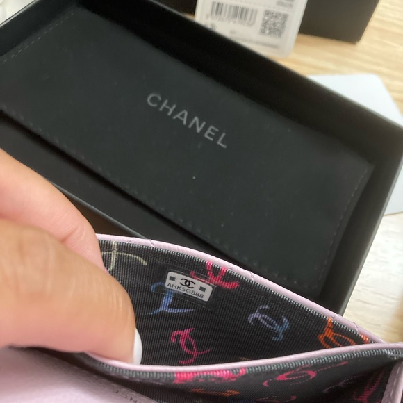 SOLD Chanel Lilac Gold Hardware Classic Card Holder - Picture 6 of 7